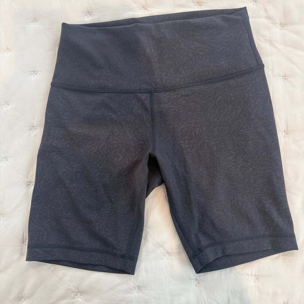 Lululemon Wunder Train High-Rise Short 6 Size 8 Black Print